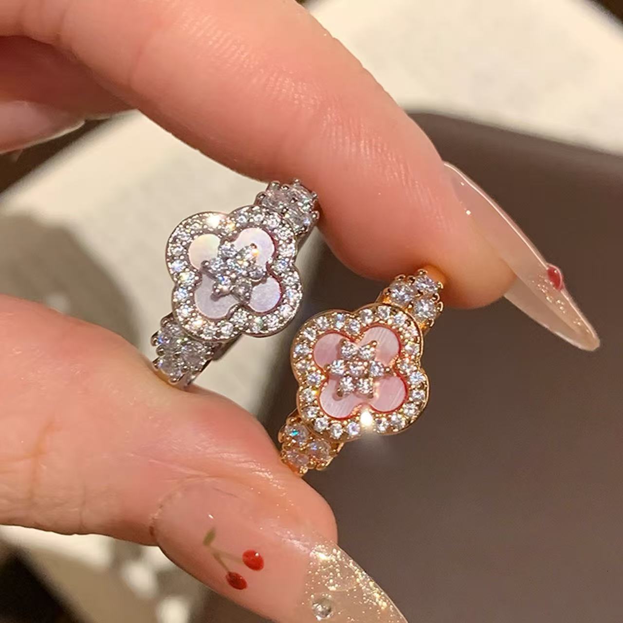 Luxury Brand Designer Jewelry Cherry Blossom Pink Clover Resin Zircon Ring Niche Elegant Rose Gold Ring Light Luxury High-End Trendy Jewelry