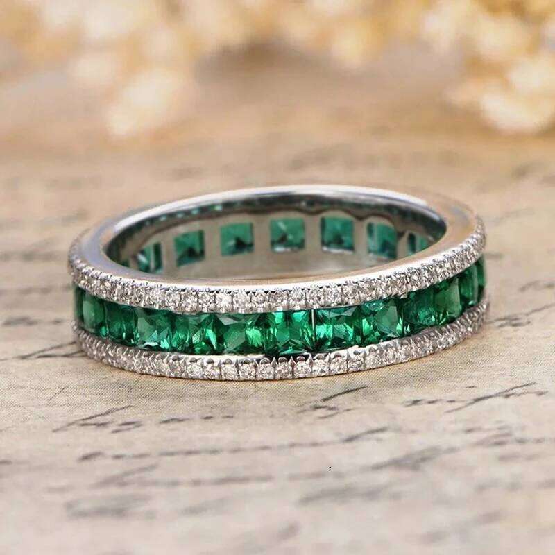 Huitan Princess Cut Green Zirconia Ring Women New Fashion Finger Jewelry for Engagement Lady Novel Wedding Band Accessories
