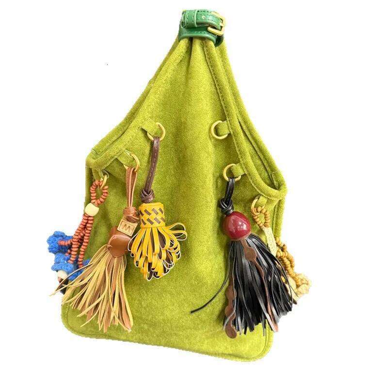 Suede Doll Pendant Bag New Niche Design Top-Layer Sheepskin Fleece Fringed Tassel Vintage Women's Fashion Handbag Suotong251222