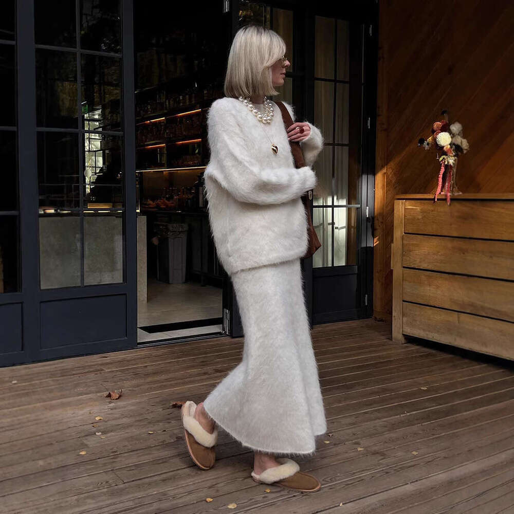 Design 2026 Spring Winter Ins Style Knitted Two-Piece Sweater Set for Women