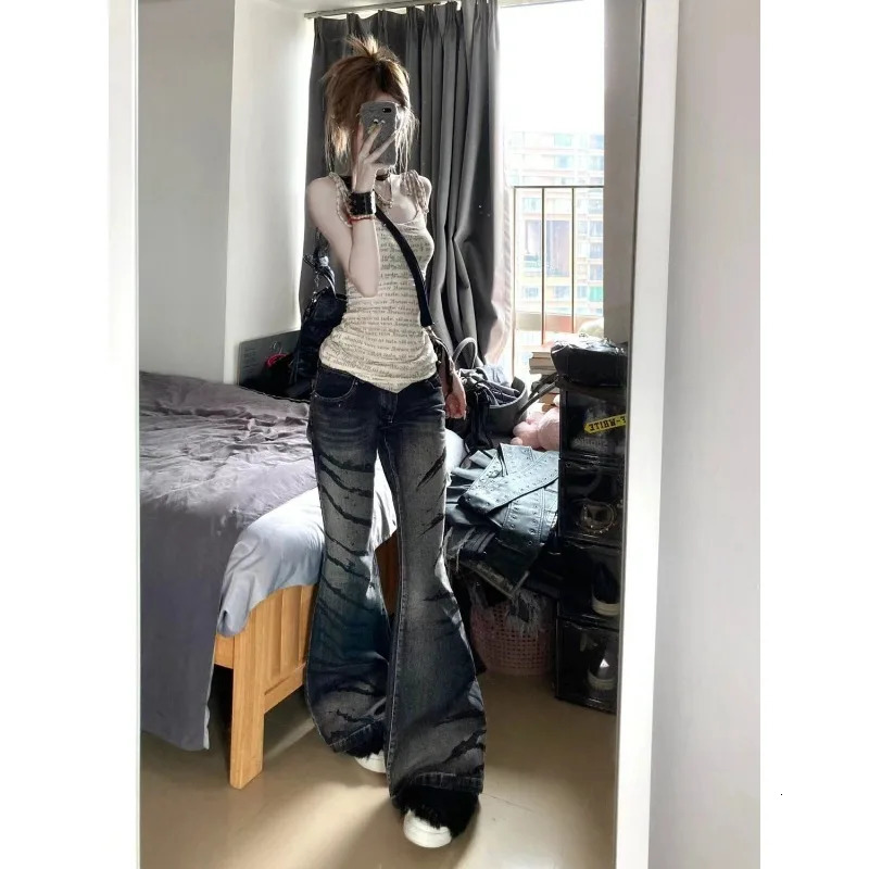 American Y2K Highquality Washed Stripes Flared Jeans for Women Trendy Spicy Girl Slim Fit Drop Feeling Long Floor Mop Pants 251231