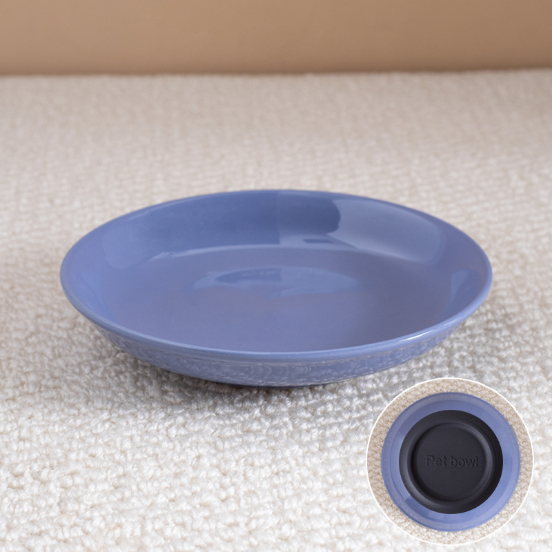 H2094 Durable ceramic cat bowl - with silicone pad for non-slip cat paw design