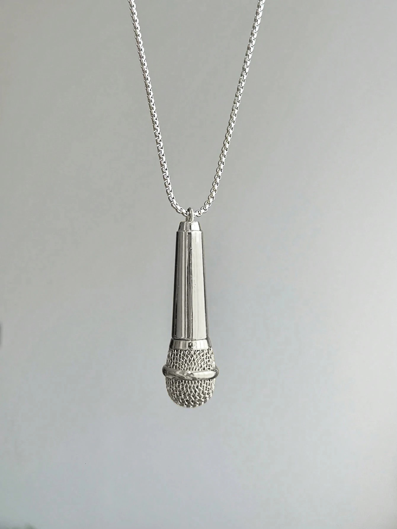 Creative 3D Microphone Pendant Necklace Mens Punk Hip-hop Fashion Jewelry Couple Necklace 251230