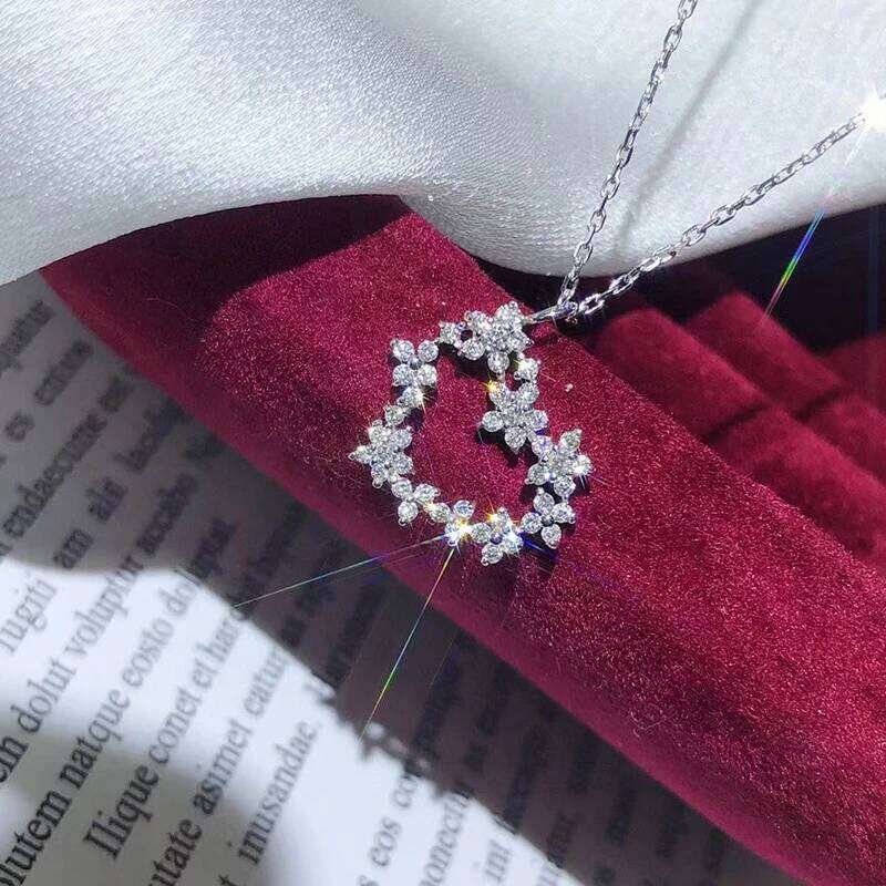 Huitan Romantic Flowers Heart Necklace Full Shiny White Cubic Zirconia Luxury Fashion Women Jewelry Exquisite Gift Wholesale Lot
