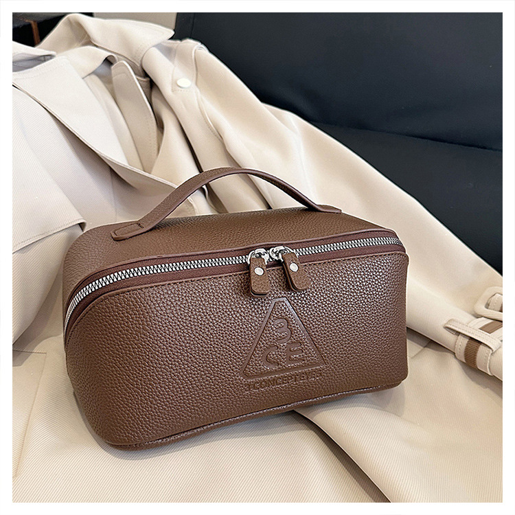 New Design Bag Large capacity, Niche, waterproof, portable, travel zone, Toiletries and cosmetics storage bag Free shipping