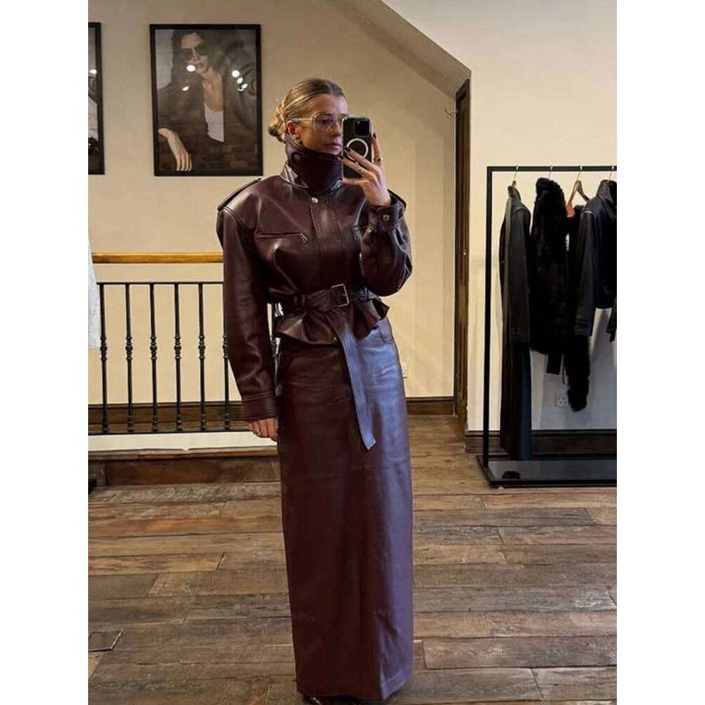 Burgundy Waist Cinching Jacket Women Fashion Lace Up Stand Collar Zipper Bucket Short Jackets 2025 Lady High Street Coats Winter