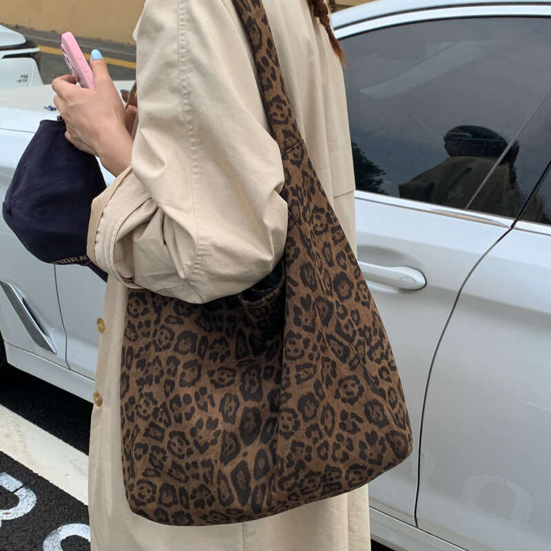 Autumn New Vintage Niche Simple Large Capacity Shoulder Bag Fashion Leopard Print Versatile Foreign Trade Handbag for Women