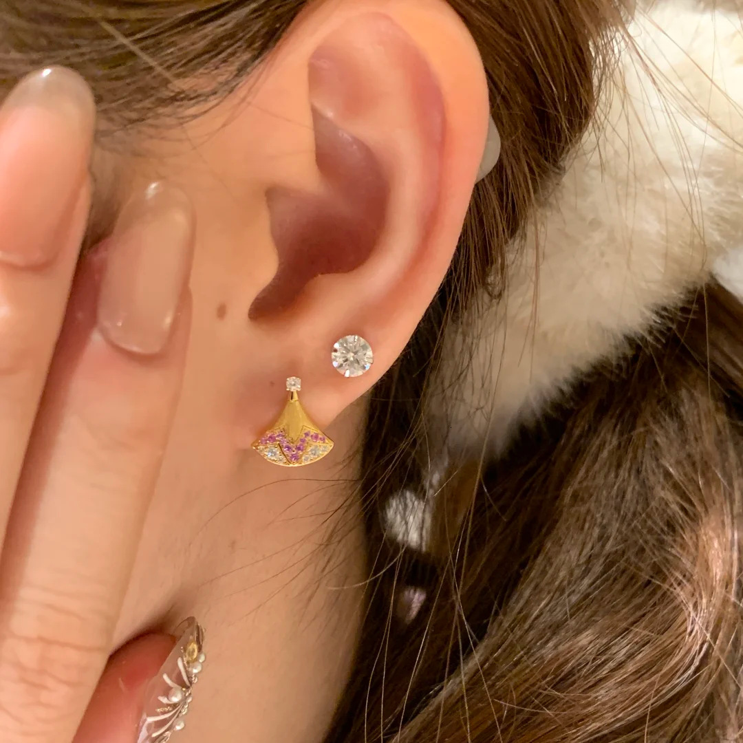 Luxury Brand Designer Jewelry French Retro Pink Corundum Brushed Mini Skirt Necklace Light Luxury Fashion Gold-Plated Fan Earrings Set For Women