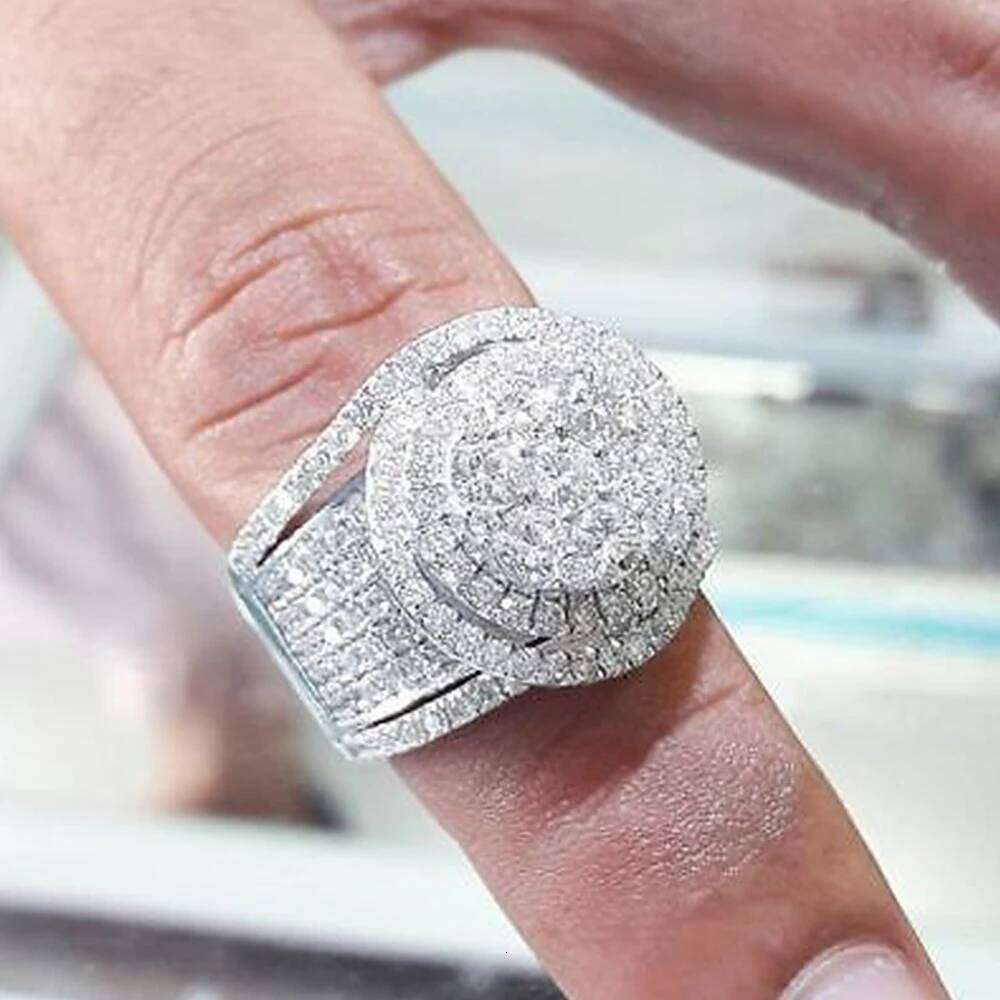 Huitan 2022 Wedding Trend Women Full Bling Iced Out AAA White Cubic Zircon Rings Luxury Fashion Engagement Jewelry Anillos