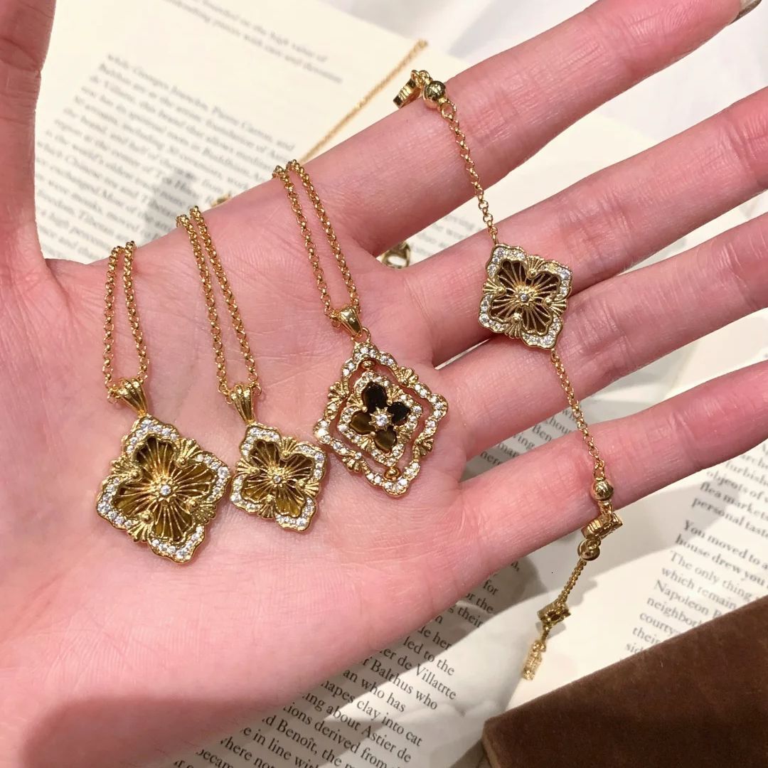 Luxury Brand Designer Jewelry High Version Italian Buccellara Silk Tiger Eye Four-Leaf Clover Bracelet Opera House Earrings Palace Style Inlaid Diamon