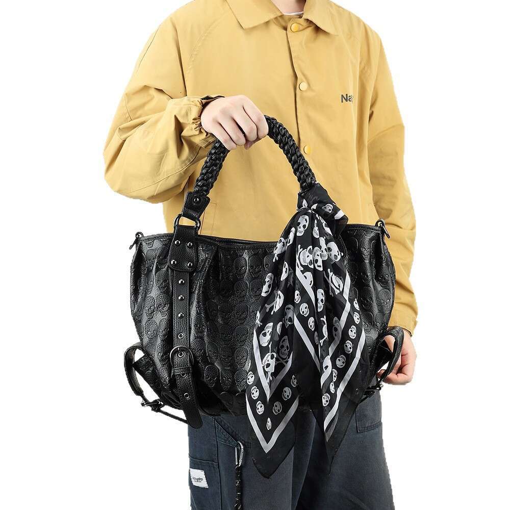 Totebag Shoulder ROSE NOIRE Unisex Punk Personality Skull Embossed Fashion Large Capacity Single Handbag Commuter Crossbody Bag