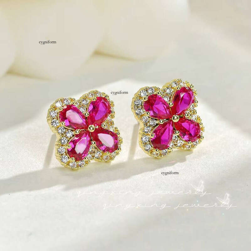 Fashion Jewelry Cute Flower-Shaped Flat Back Hypoallergenic VVS Moissanite 925 Silver Needle Women's Earrings