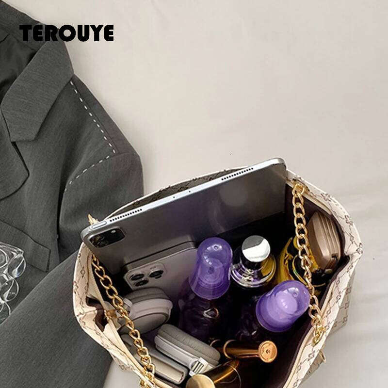 New Presbyopia Handbag Texture Soft Leather Large Capacity Tote Women With Hanging Accessories Shoulder Bag TEROUYE