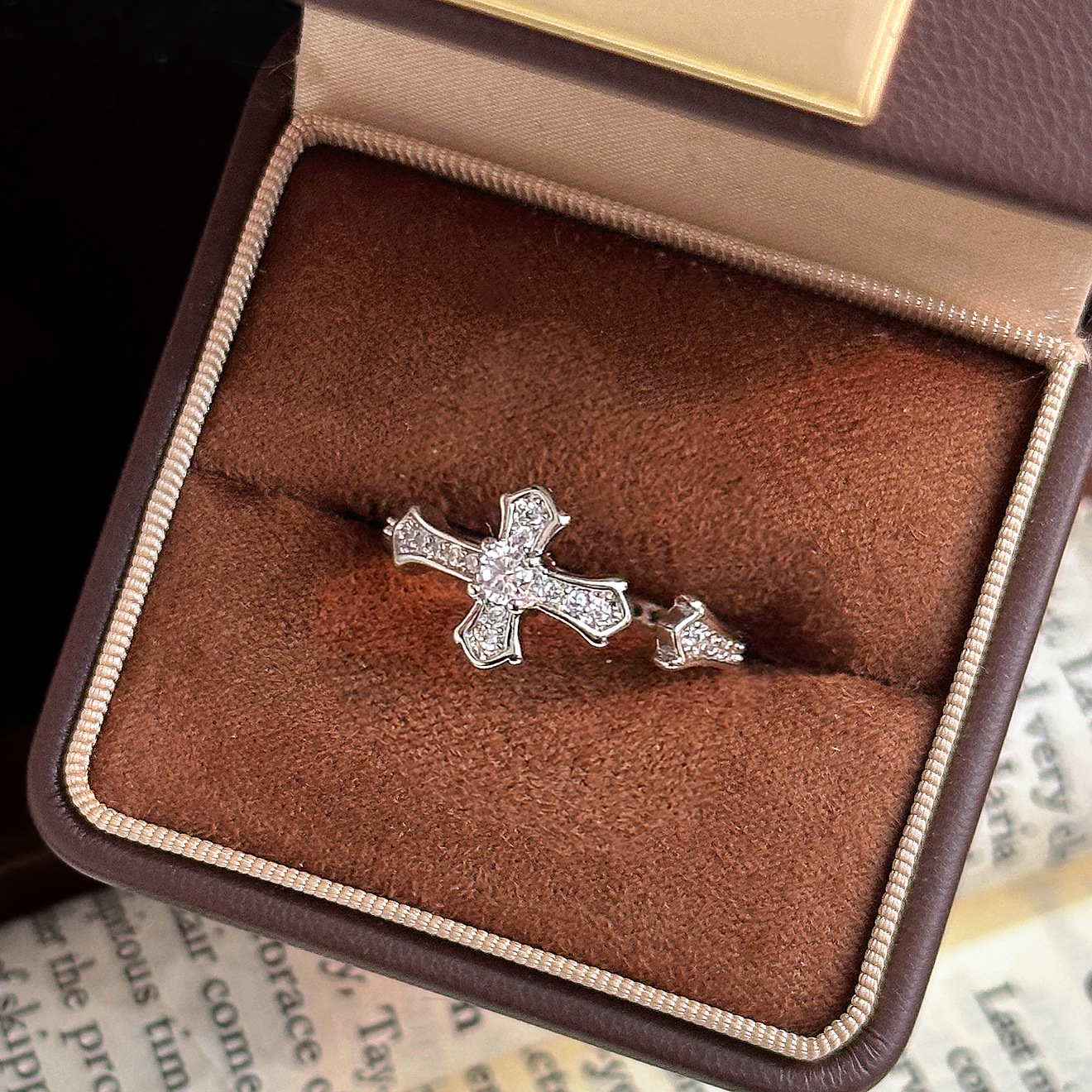 Luxury Brand Designer Jewelry Vintage Style Cross Inlaid Diamond Ring Retro Hip-Hop Elegant Light Luxury Vintage Versatile Open Ring