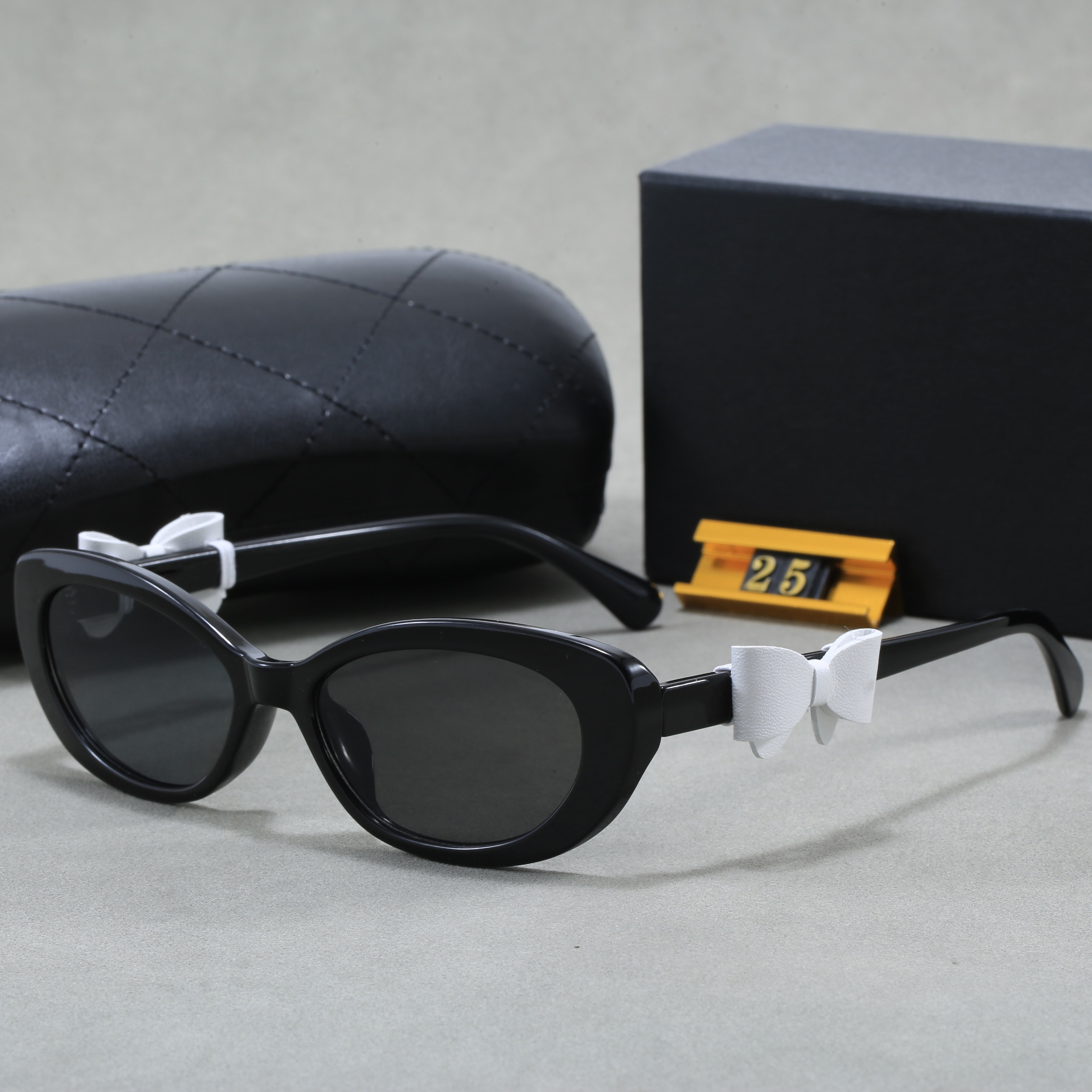 With Box Designer Sunglasses Luxury Eyeglasses Euro American Trend Glasses Amber Black White Hip Hop Matching Driving Shading Polarized Casual Glass Giftss
