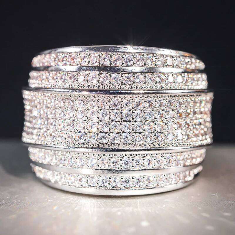 Huitan Opulent Wedding Rings with Dazzling Cubic Zirconia Charming Delicate Party Accessories Elegant Graceful Jewelry for Women