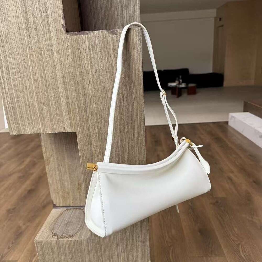 toteBag Shoulder ROSE NOIRE High Version Clip High-end Sense of Temperament Niche Underarm French Style Shoulder Genuine Leather Baguette Bag