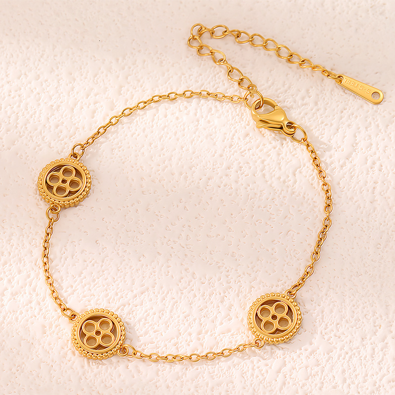Luxury Brand Designer Jewelry Four-Leaf Clover Bracelet High-End Fashion Niche Titanium Steel 18K Gold Plated Bracelet Non-Fading Hollow Four-Leaf Flo