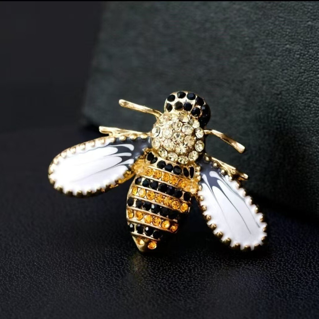 Luxury Brand Designer Jewelry Fashion Rhinestone Brooch Cute Rhinestone Bee Brooch Party Accessory Insect Versatile Brooch Bra Clothing
