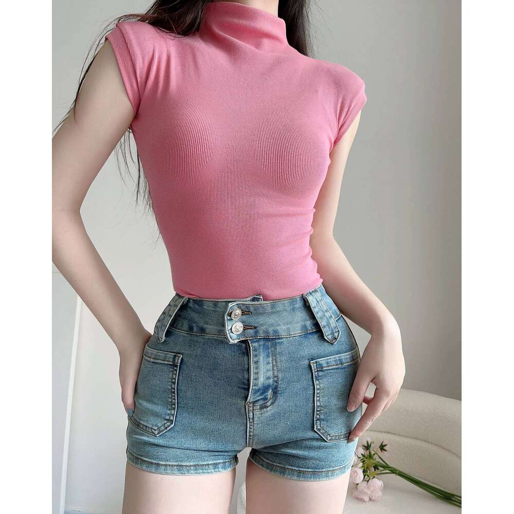 American sweet and spicy girl style niche design sense semi high neck short sleeved T-shirt for women's summer new collection, w