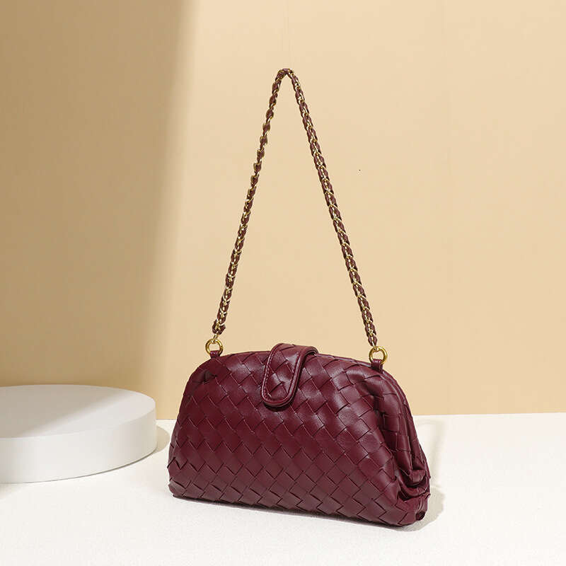 Cross-Border European and American Fashion Simple New Handbag for Women Hand-Woven Chain Shoulder Underarm Shell Clip Bag