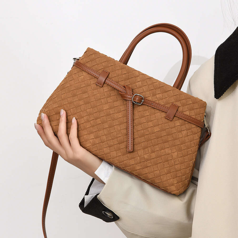 Women's Handbag Autumn Winter Commuter New Handmade Woven Fashion Large Capacity Shoulder Bag for Women Cross-Border