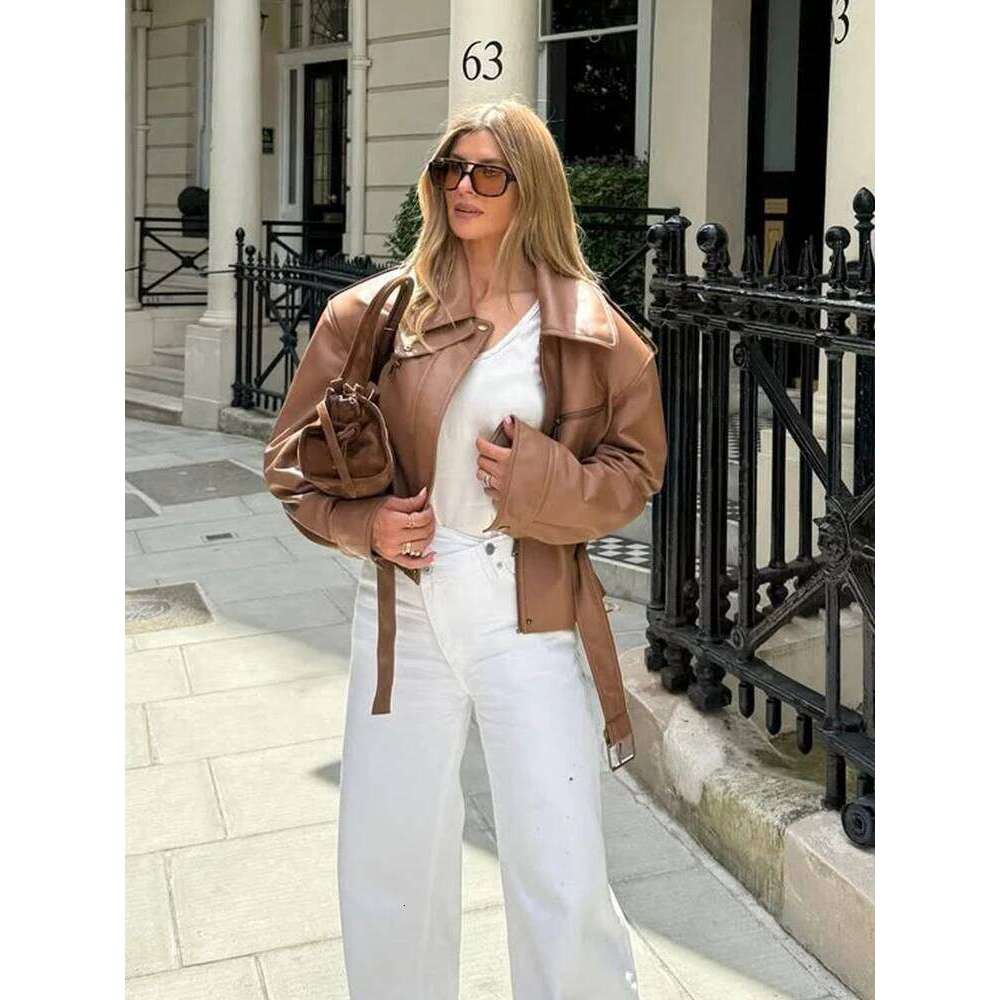 Burgundy Waist Cinching Jacket Women Fashion Lace Up Stand Collar Zipper Bucket Short Jackets 2025 Lady High Street Coats Winter