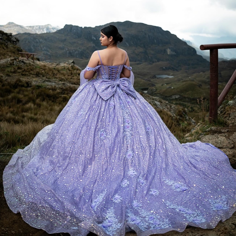 Lavender Shiny Quinceanera Dresses Off Shoulder Ball Gown Sweet 16 Dress Applique Lace Beading Crystal Bow Tull Birthday Party Vestidos 15 De Anos
