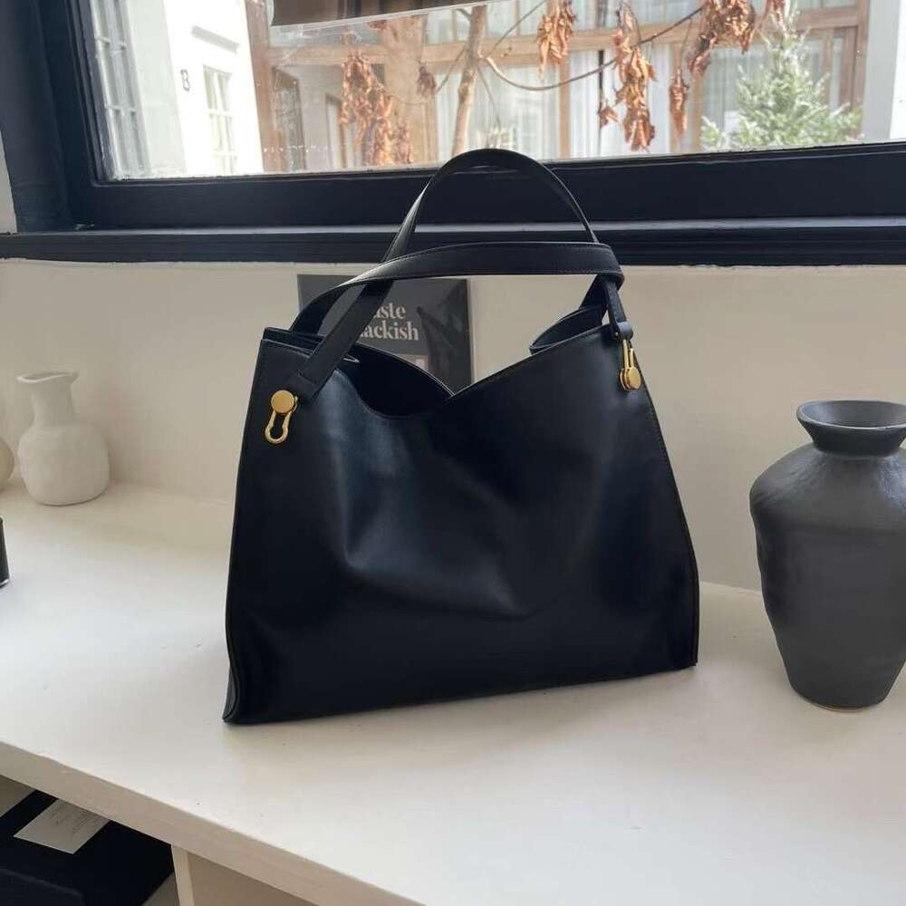 Totebag Shoulder ROSE NOIRE New Handheld Underarm With Metal Buckle Large Capacity Tote Bucket Bag Versatile And Practical Commuter For Women