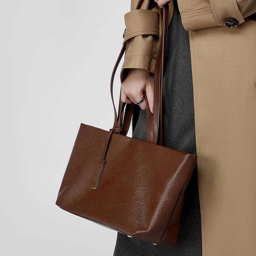 New Style Commuter Tote Bag: Genuine Leather, Simple and Soft Full-Grain Cowhide, Single-Shoulder Luxury Retro Underarm Bag, Women's Cowhide Hand