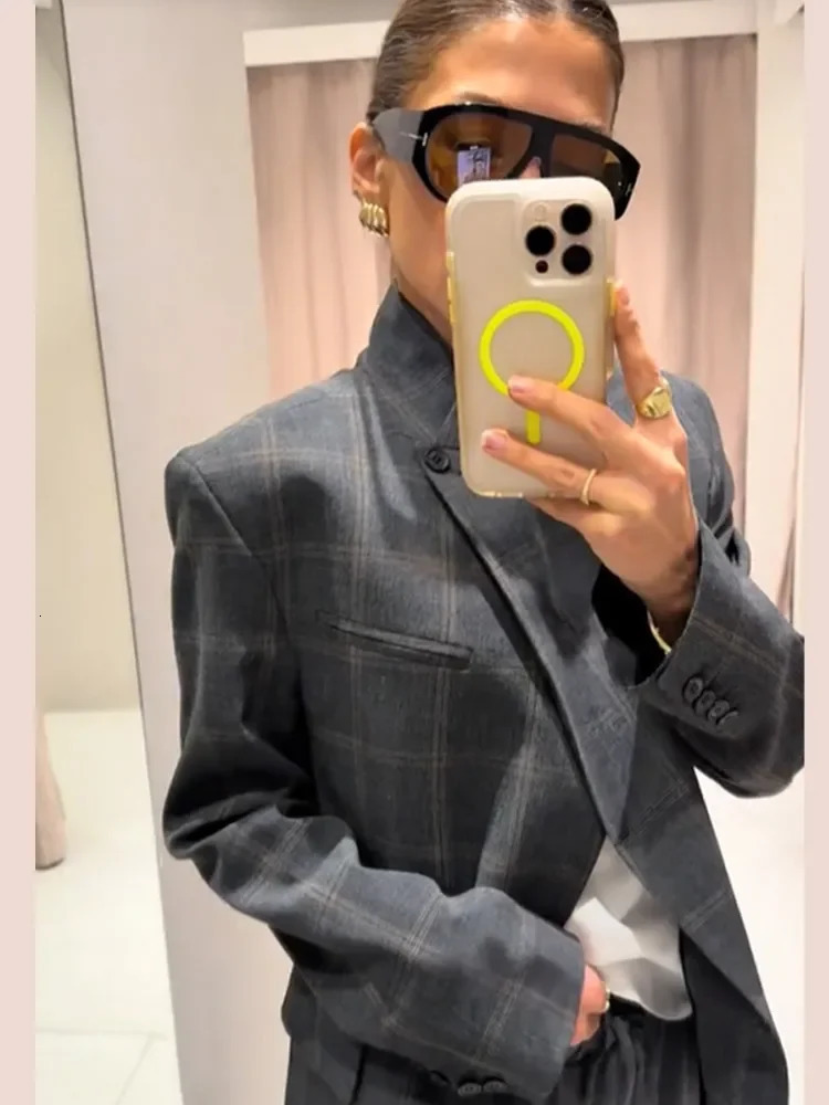 Plaid Print Blazer Jacket Women Fashion Stand Collar Full Sleeve Split Loose Short Coat Spring Female Daily Commute Outerwear 251216