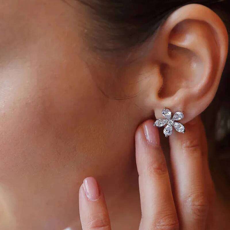Huitan Crystal Flower Stud Earrings for Women Exquisite Ear Piercing Accessories Silver Color Fancy Gift Trendy Jewelry