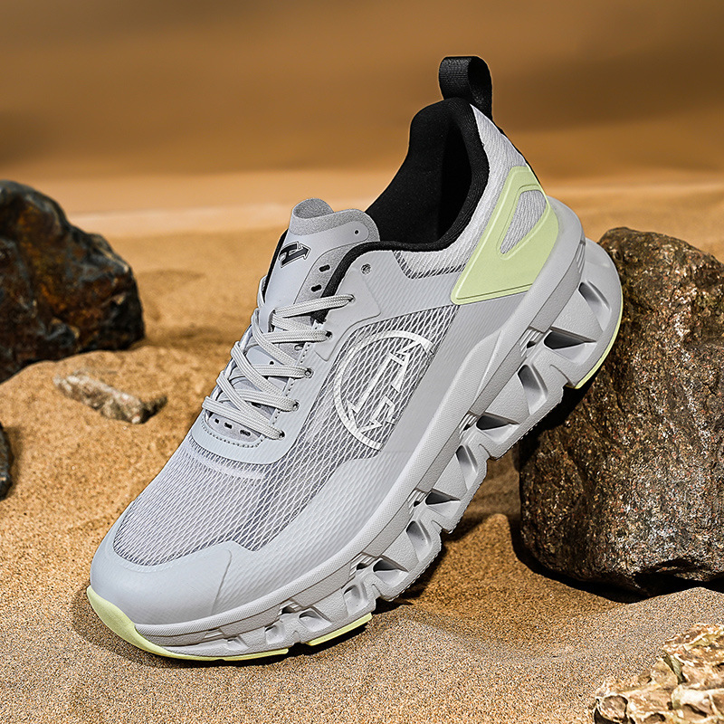 Designer Mens running shoes triple white black men women trainers sports sneakers sneaker