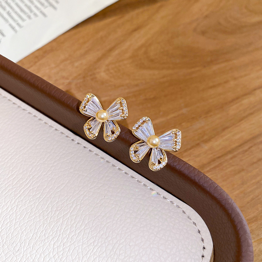 Real Gold Plated Zircon Butterfly Pearl Stud Exquisite Elegant Versatile Light Luxury High-end Feel Earrings for Women - view 6