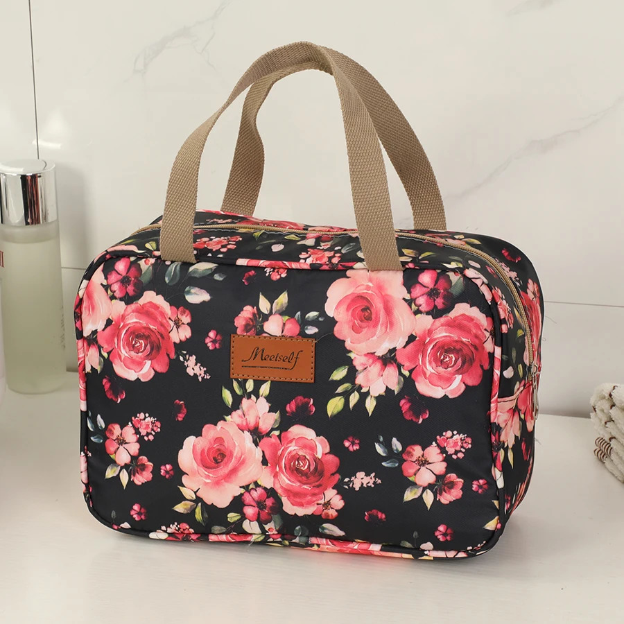 Hand-held large-capacity toiletry bag makeup bag waterproof portable bathing and fitness storage bag 251222