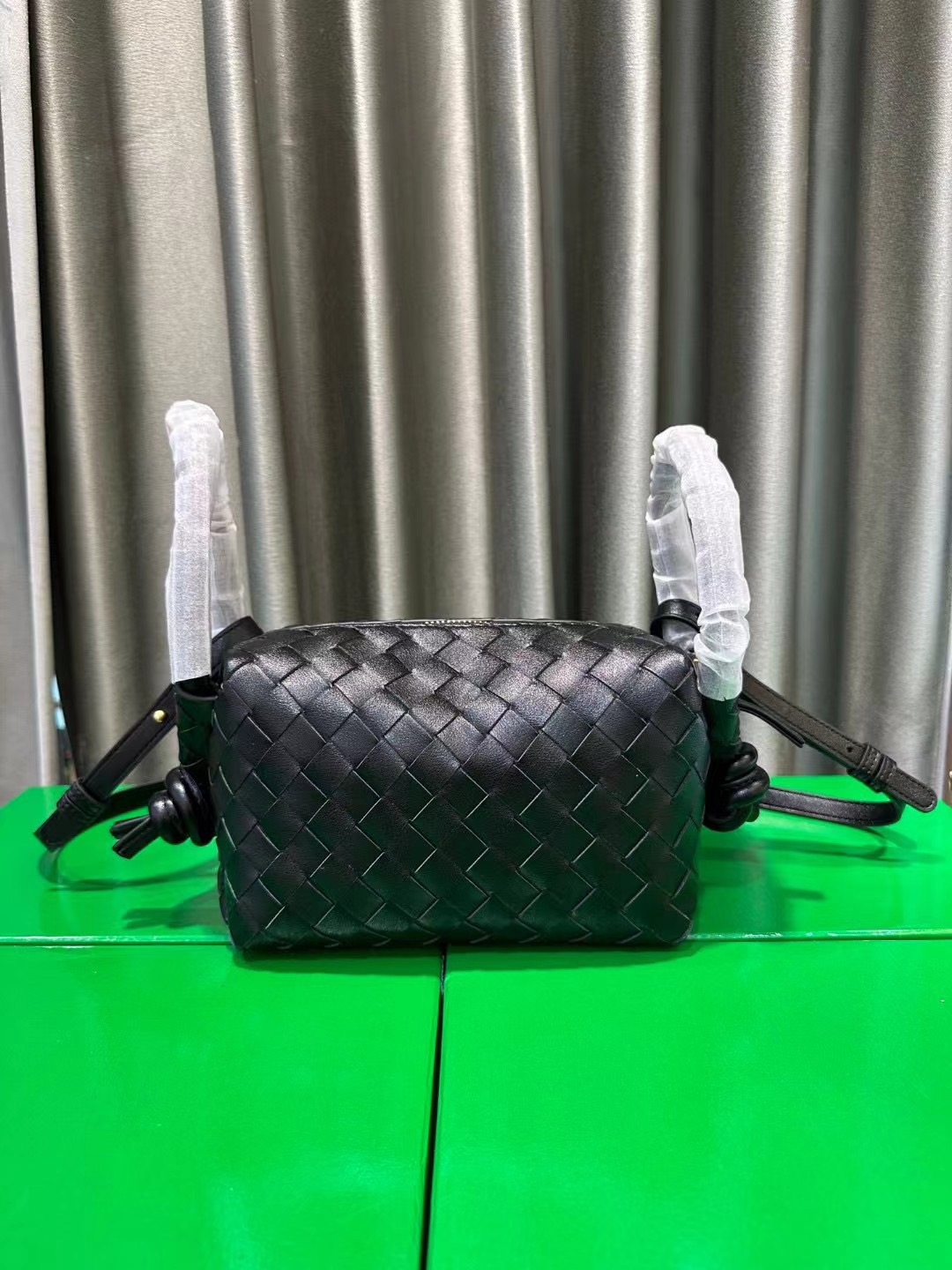 New woven bag large capacity crossbody bag versatile handbag fashionable women's bag luxurious woven Good quality genuine leather crossbody bags 