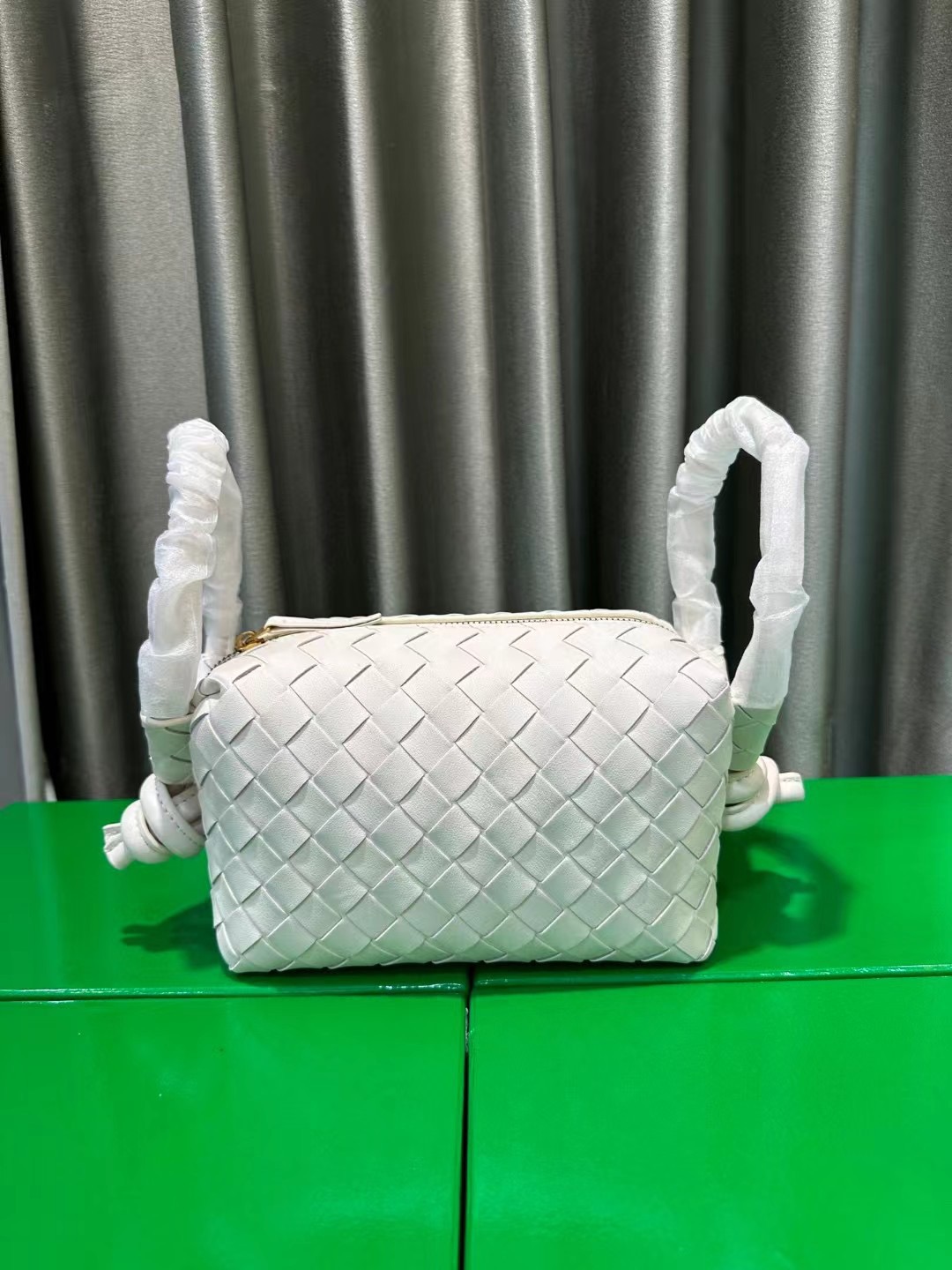 New woven bag large capacity crossbody bag versatile handbag fashionable women's bag luxurious woven Good quality genuine leather crossbody bags 