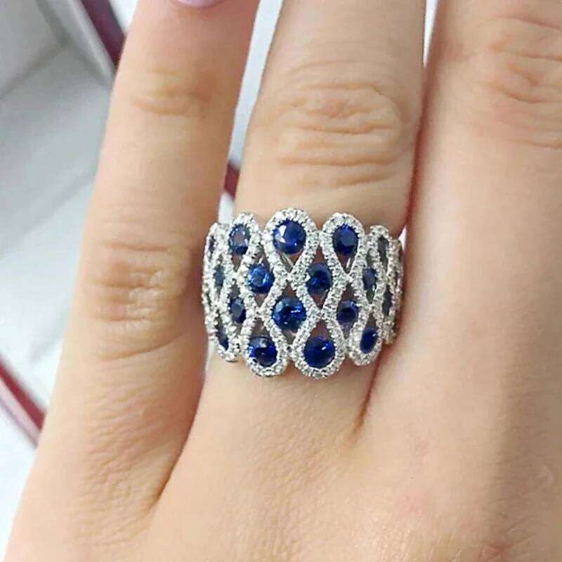Huitan Elegant Temperament Rings Female Delicate Creative Luxury Finger Accessories Bright Trendy Dazzling Cubic Zircon Jewelry