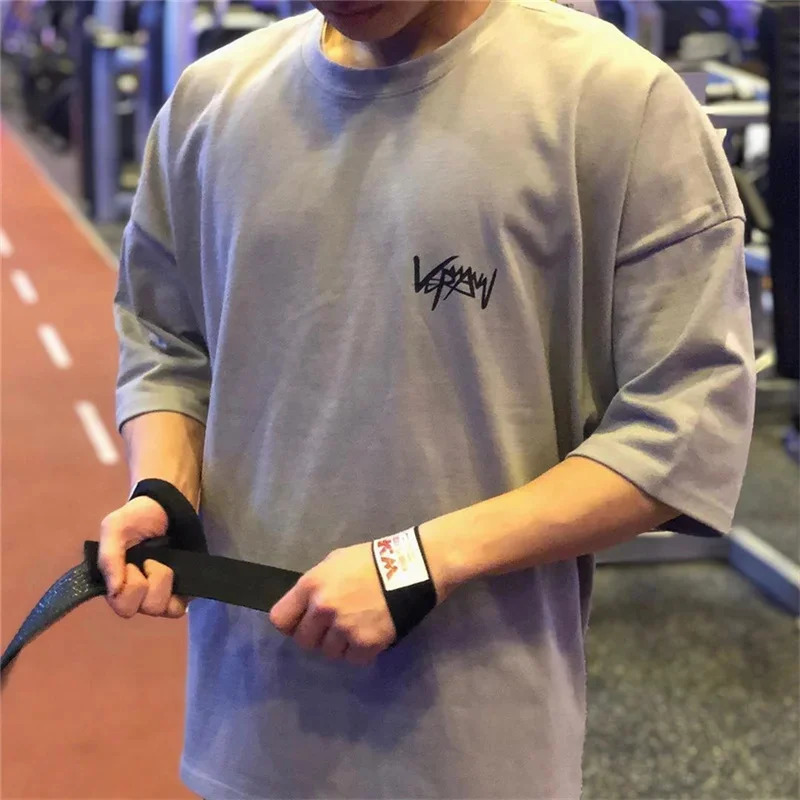 2026 Gym T shirt Men large size Fitness cotton short sleeve shirt Training t-shirt printing loose sport t shirt man sportswear 251231