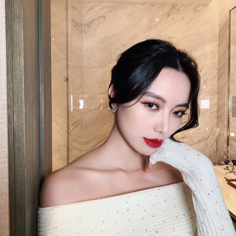 Luxury Brand Designer Jewelry Korean Minimalist Asymmetric D Letter Earrings Internet Celebrity Versatile Small Zircon Earrings Elegant Fashionable Li