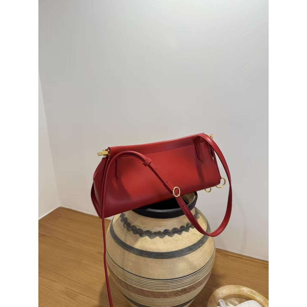 toteBag Shoulder ROSE NOIRE High Version Clip High-end Sense of Temperament Niche Underarm French Style Shoulder Genuine Leather Baguette Bag