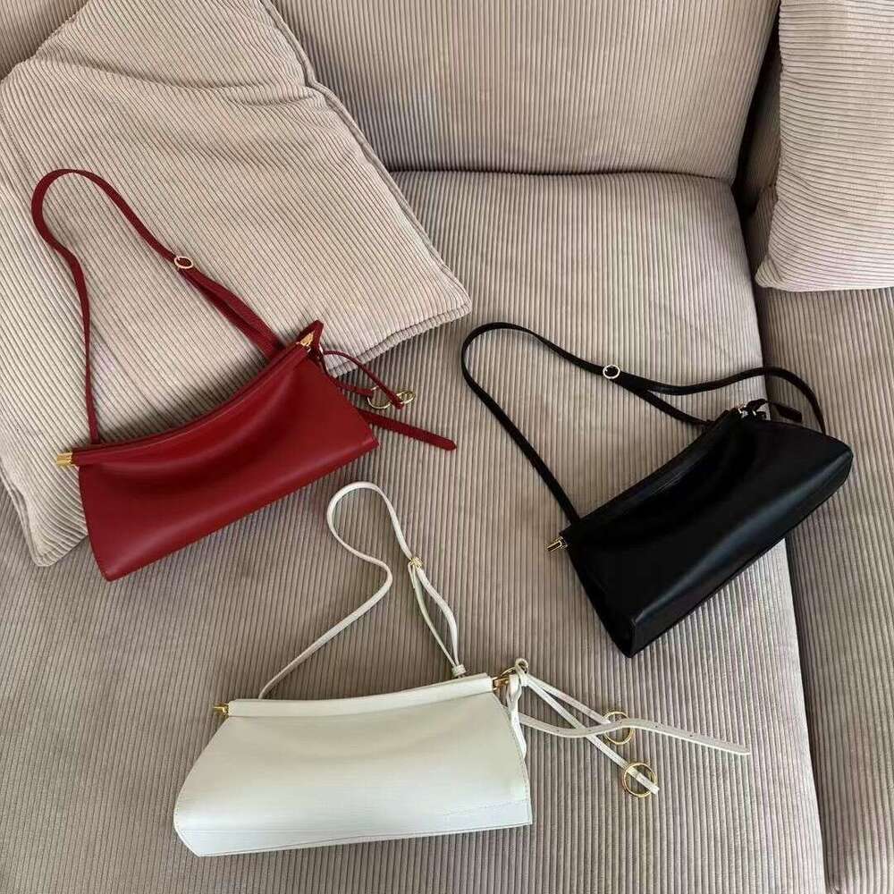 toteBag Shoulder ROSE NOIRE High Version Clip High-end Sense of Temperament Niche Underarm French Style Shoulder Genuine Leather Baguette Bag