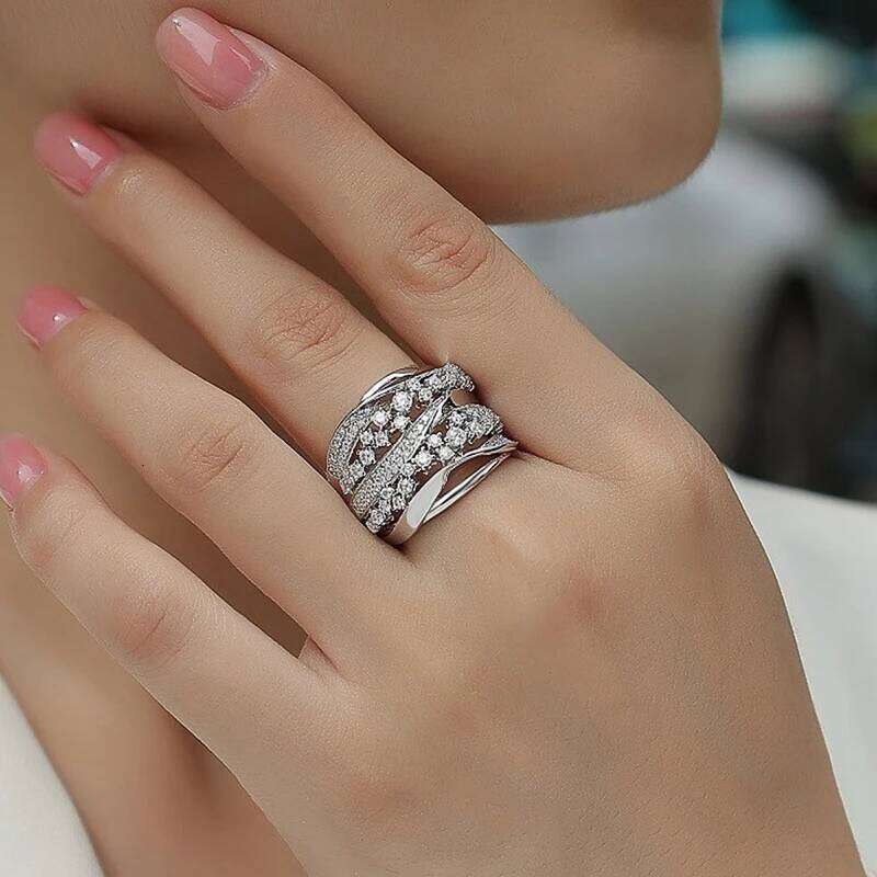 Huitan Opulent Rings with Sparkling Cubic Zirconia Delicate Brilliant Wedding Bridal Accessories Women Fashion Modern Jewelry