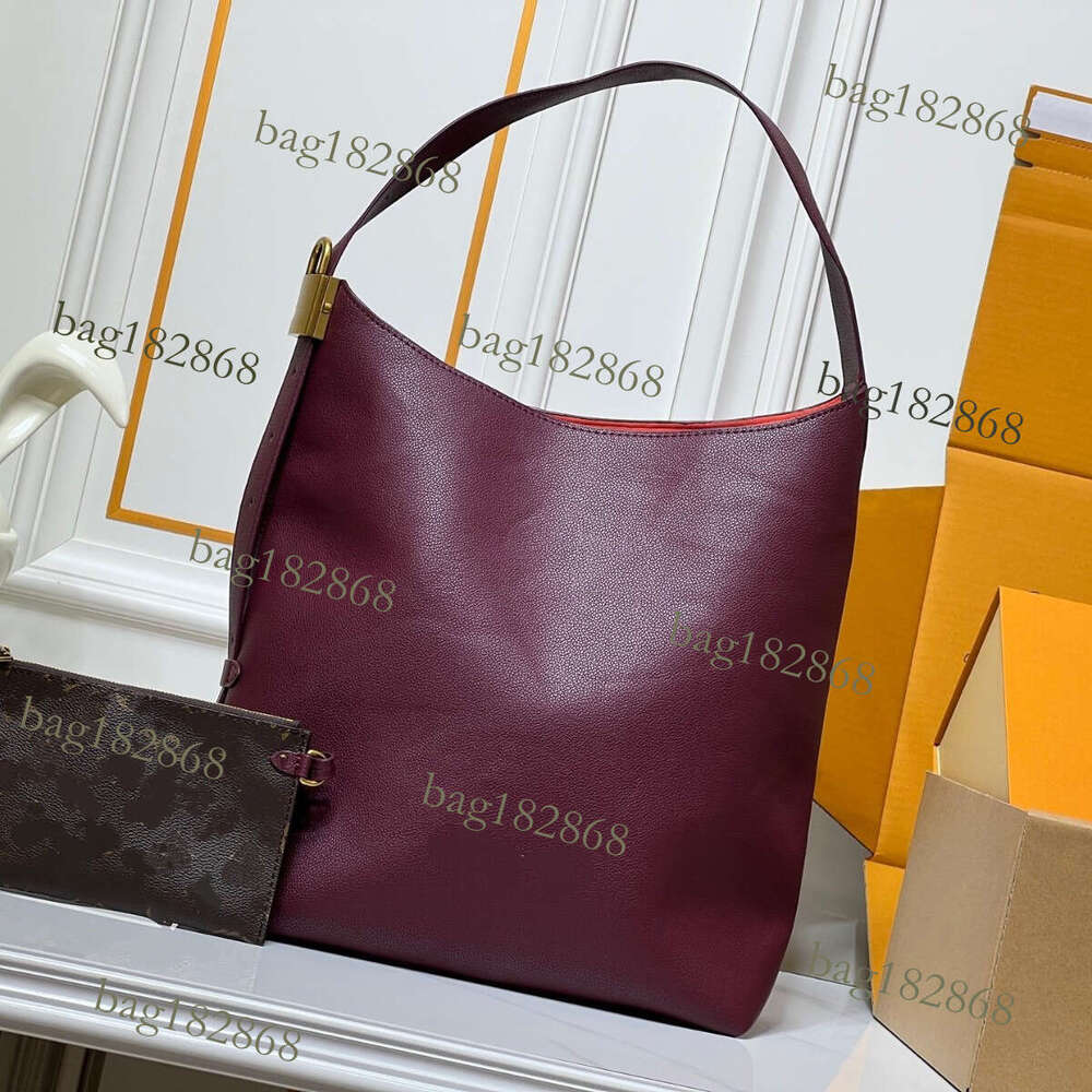Designer Bag Foreign Trade Wholesale Lujia Low Key Hobo Bucket New Lock Buckle Large Capacity Tote Women S Bag Wide Version