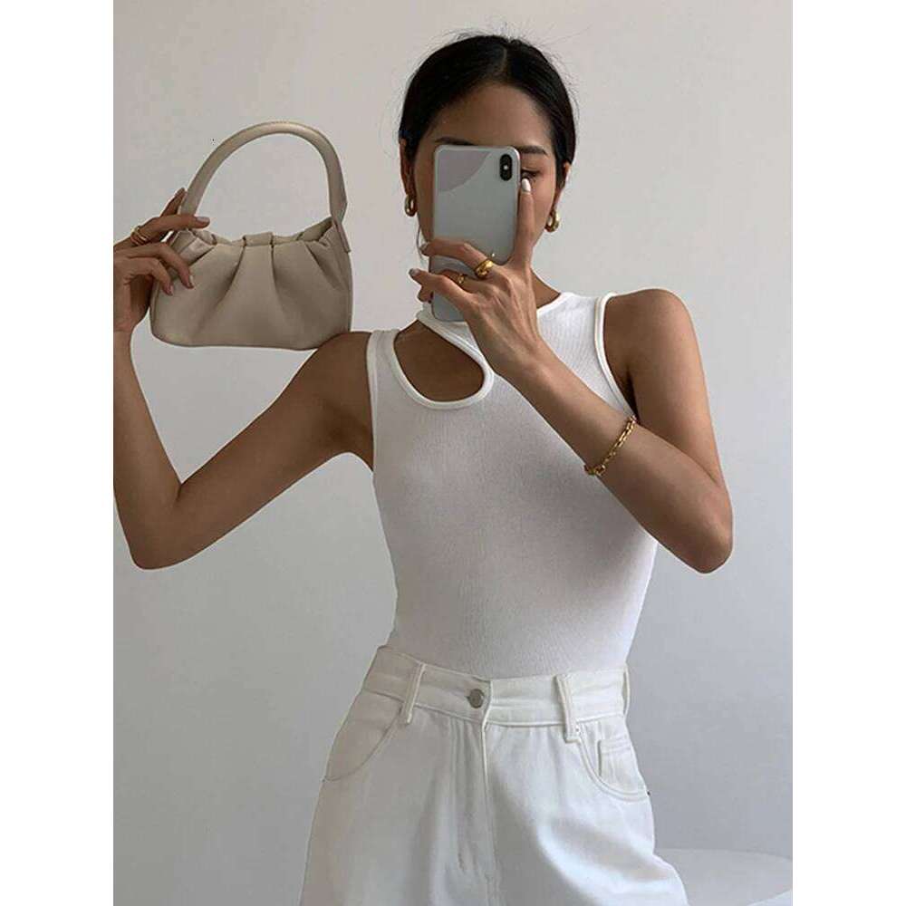 Ribbed crop top with slim fit feeling, sexy sleeveless round neck and hollow out vest