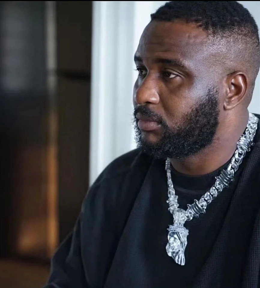 Trendy Transparent Clear Acrylic Big Juese Pendant Necklace for Men Hiphop Brambles Wire Jesus Christ Necklaces Male Jewelry 251230