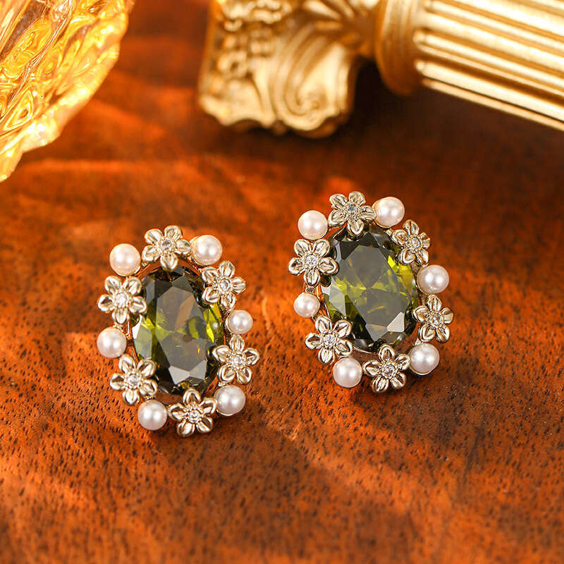Forest Style Olive Green Gemstone Flower Floral Serenity Series Vintage Fashion High-end Earrings Versatile Ear Accessories