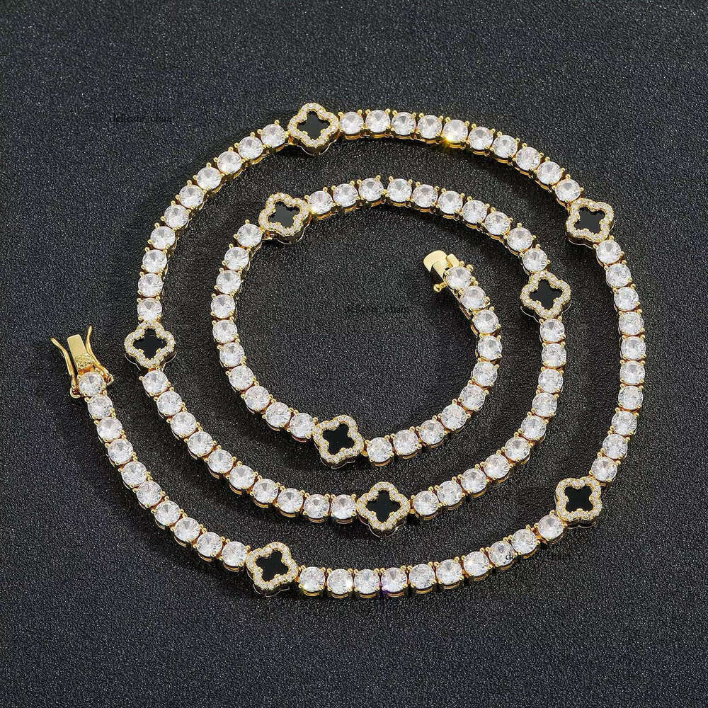 Luxurious Four-Leaf Clover Tennis Full VVS Moissanite Design Fashion Chain Necklace