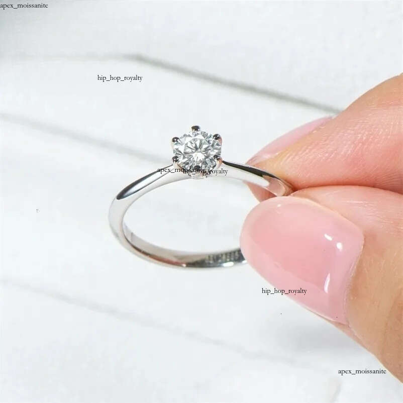 IOGOU Mosanite Diamond Rings for Women 0.5 Engagement Round Cut Solitaire Ring Real 925 Sterling Silver Wholesale Jewelry250122bj