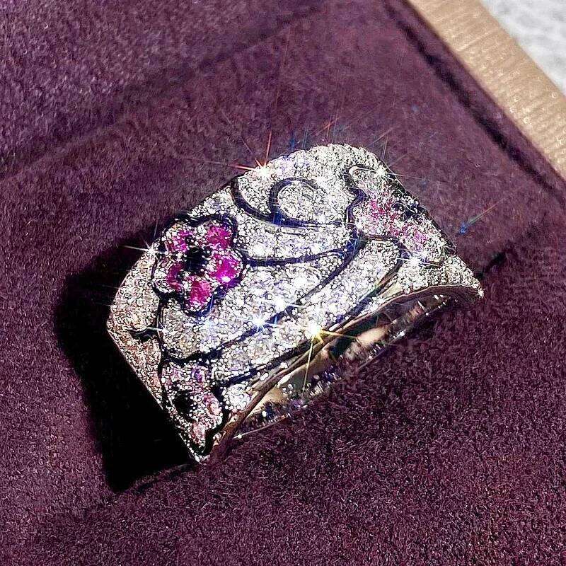 Huitan Sweet Romantic Flower Rings with Pink/White Cubic Zirconia Elegant Gorgeous Accessories for Women Chic Party Jewelry Hot
